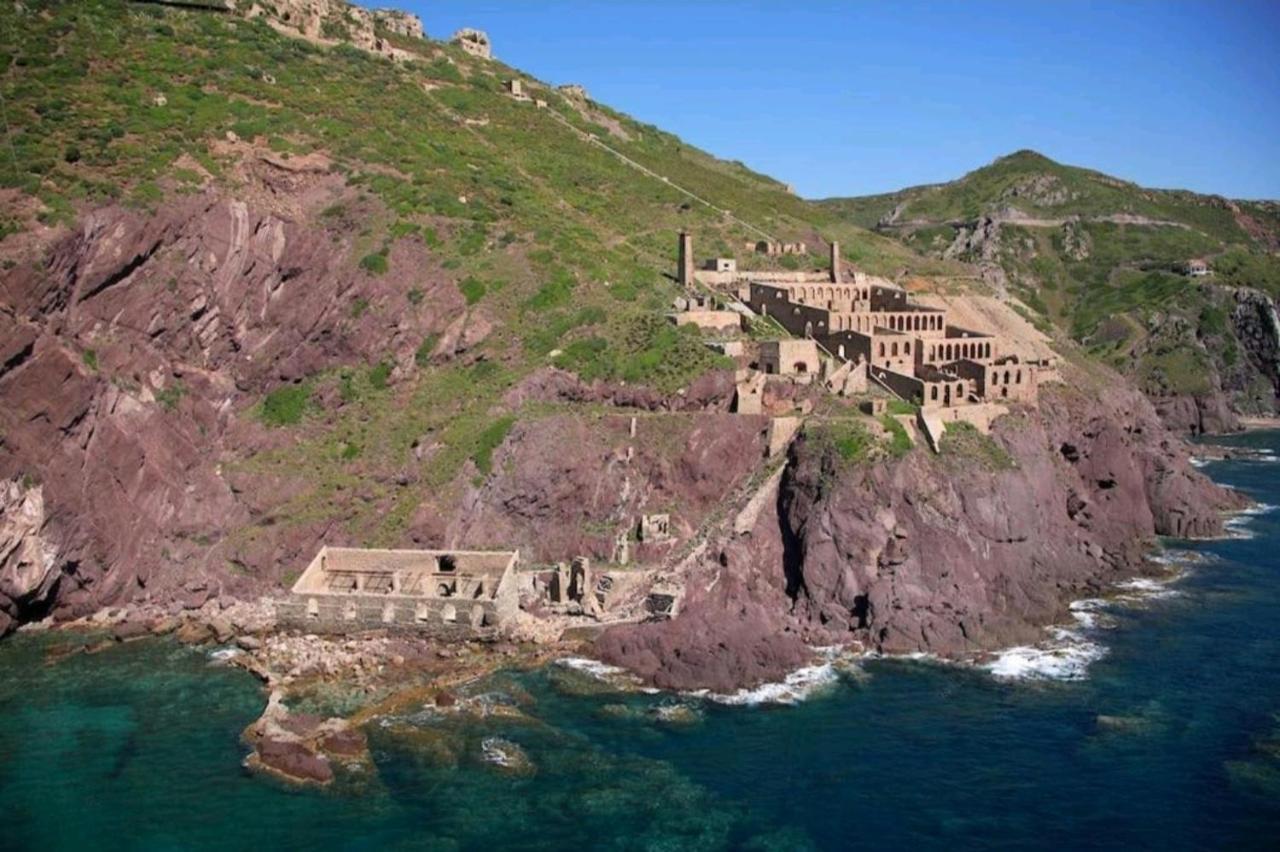 Вілла L'Estasi Tanca Piras A Bordo Piscina Con Vista Mare Nebida Екстер'єр фото